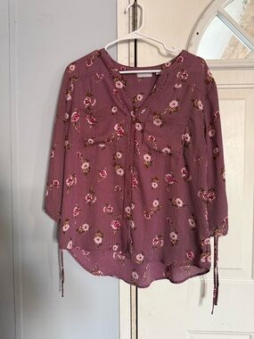 New York company Women's Floral Stripe V-Neck Blouse in Mauve Pink